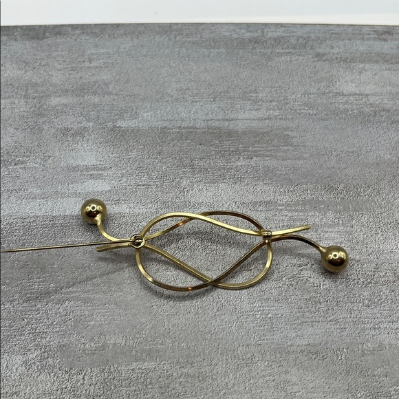 Chic Gold Infinity Brooch Mid Century Modern Abstract Design - Picture 5 of 11